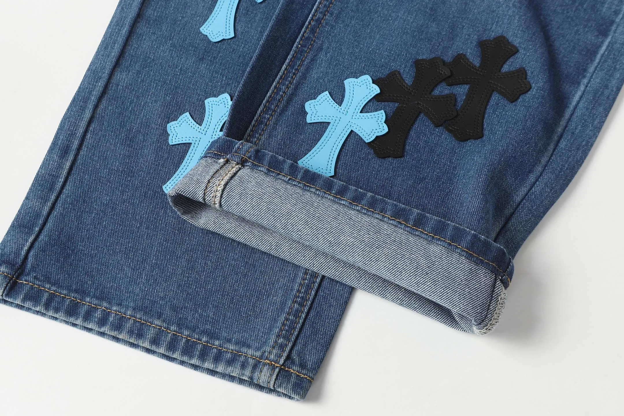 P270 Cross-border model, please do not place an order if you are pursuing quality - Chrome Hearts/Chrome Hearts Cross ✝️ Inlaid embroidered washed jeans, trousers and casual pants - High weight, high density and high quality. The wool is soft, delicate and skin-friendly. It feels soft and silky. It has excellent warmth and skin-friendly properties - Custom-woven and dyed, no color difference. No matter the fabric or workmanship details, it beats the ordinary version on the market - Hardware zipper accessories are all customized, full of details -Colour: washed blue -Size: 28 30 32 34 36